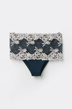 Pretty Flowers Hipster Brazilian