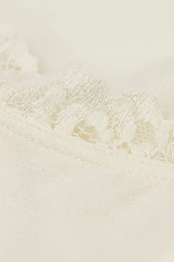 Pretty Flowers Modal Slip