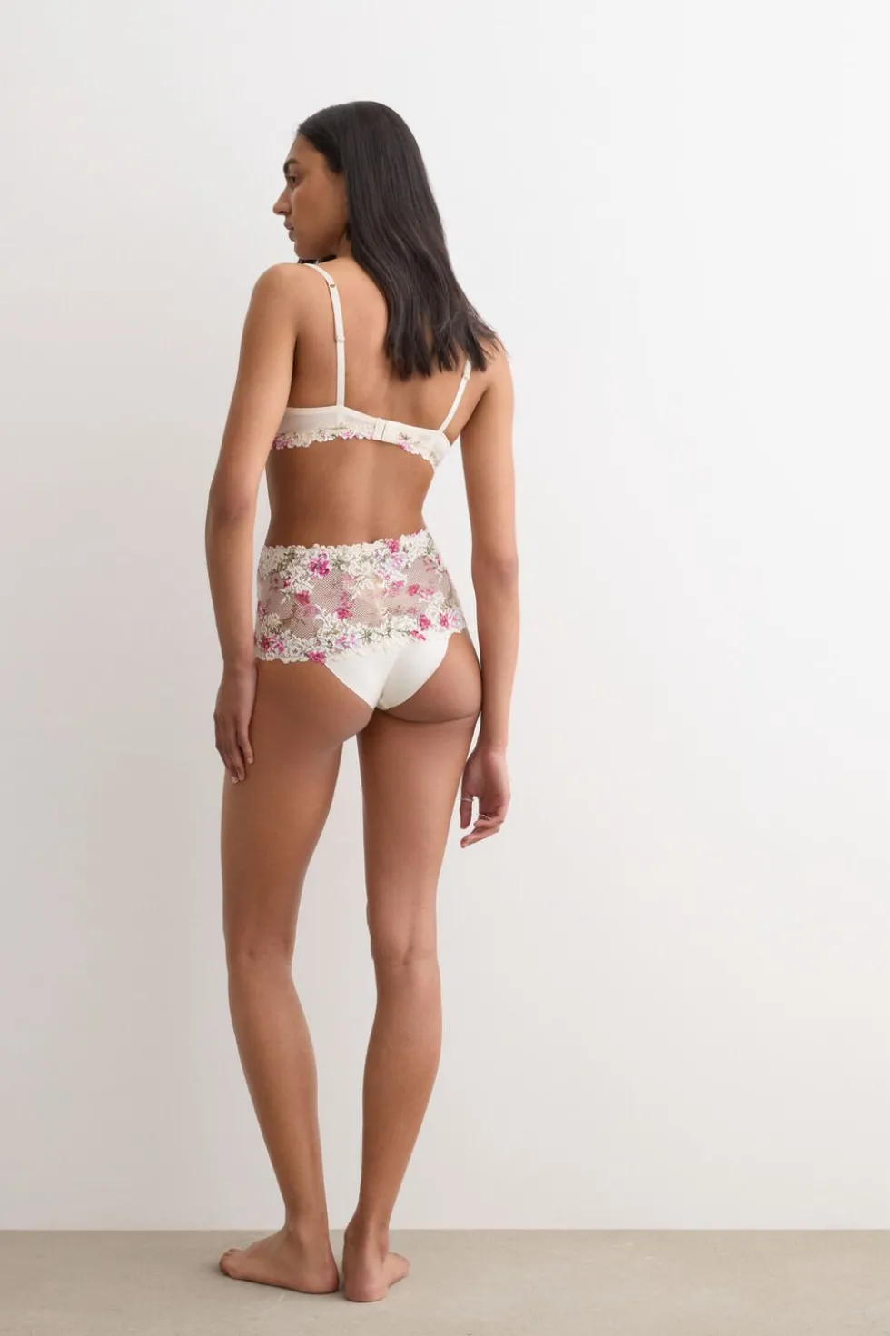 Pretty Flowers Print Hipster Brazilian