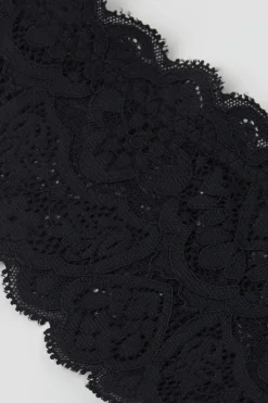 80s-style Lace Brazilian